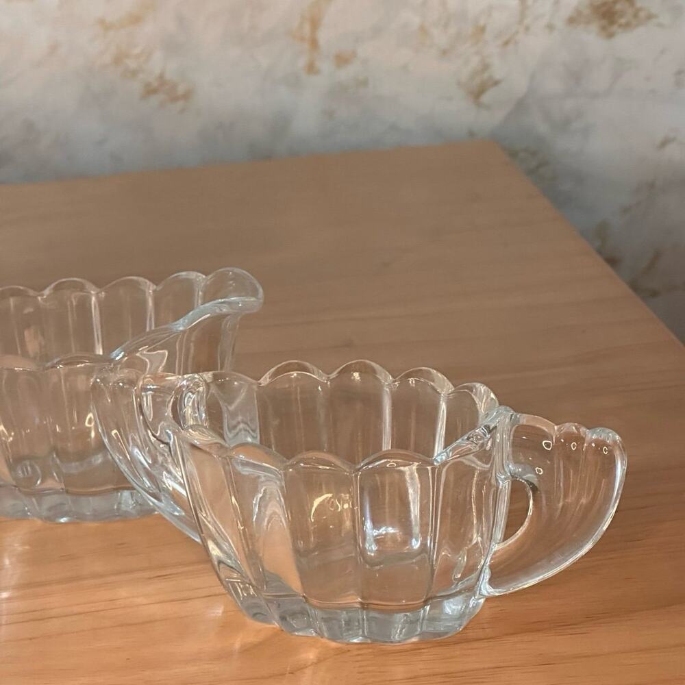 Heisey Cream and sugar set - Picture 2 of 4